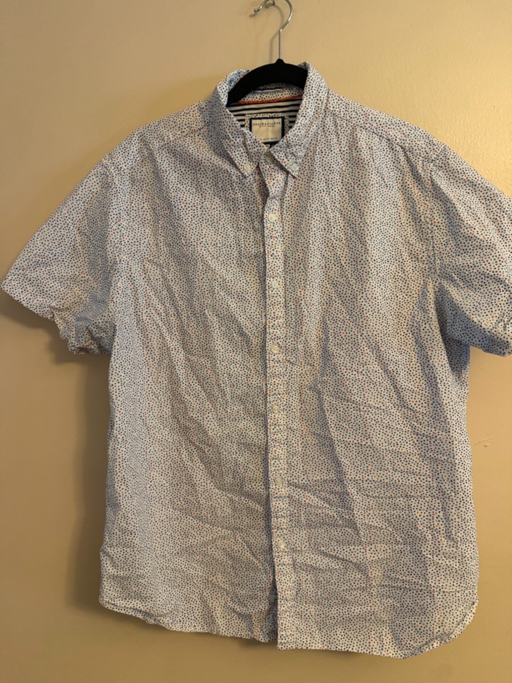 Denim & Flower White Short Sleeve Button-Down Shirt with Blue and Red Micro Dots